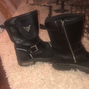 Men’s size 10 1/2 Harley Davidson boots.